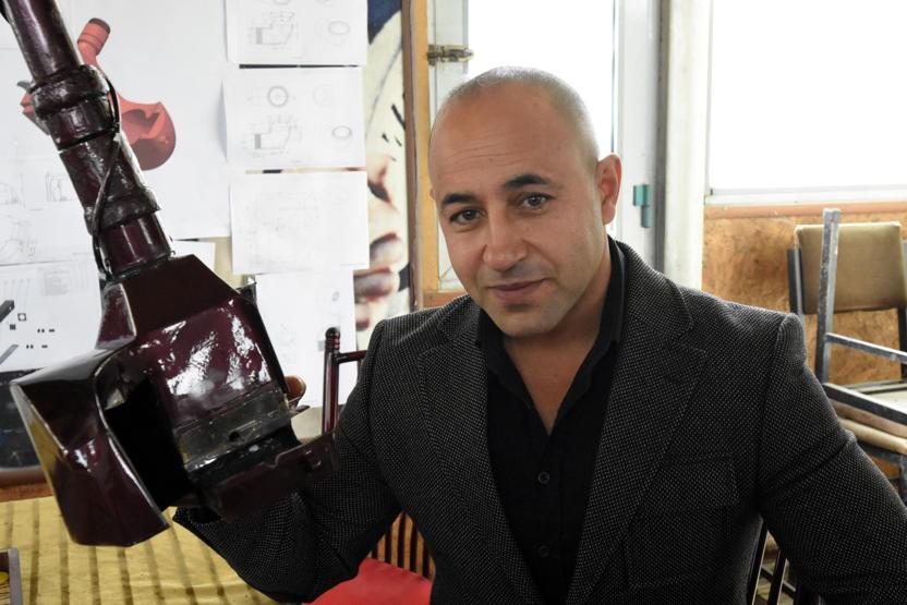 Eşi sigarayı bırakamayınca bu cihazı yaptı