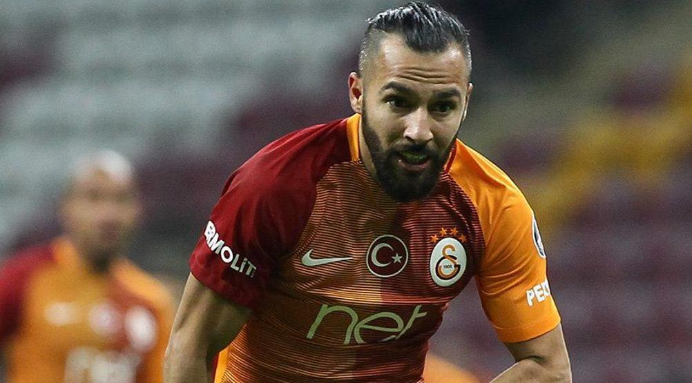 Galatasaray 4 futbolcu ile yollarını ayırıyor
