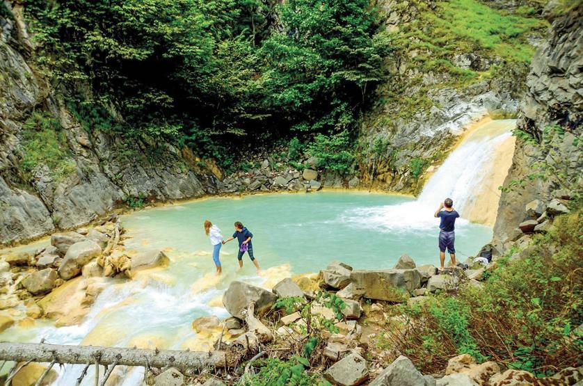 Giresunda Mavi Göl güzelliği