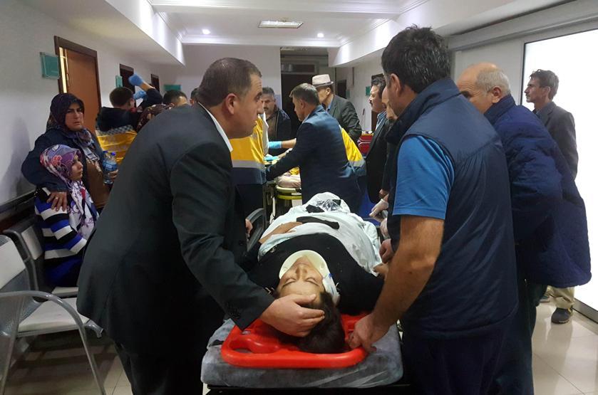 İşçi servisi cip ile çarpıştı: 2 ölü, 14 yaralı