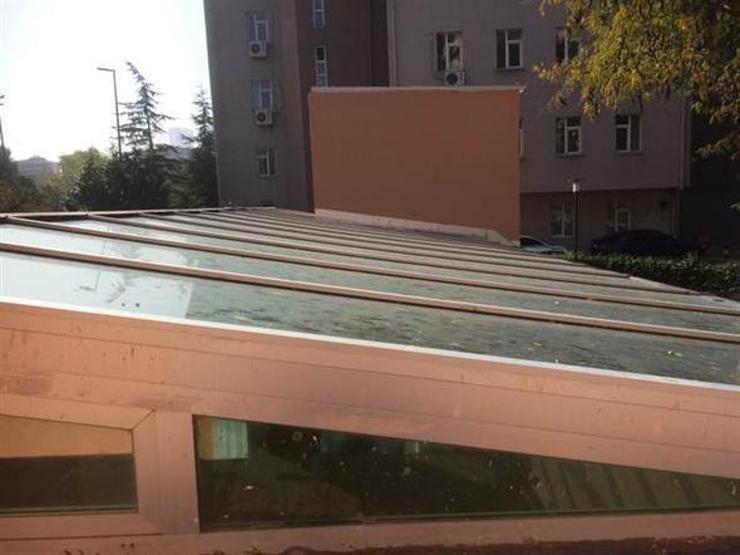V. Muradın av köşküne modern restorasyon: Parke zemin, cam tavan, klima ve kalorifer peteği