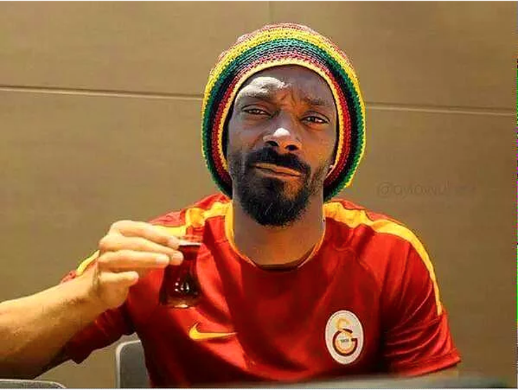 Albümü dünyada milyonlar sattı, Galatasaraylı çıktı: Galatasaraylı yabancı ünlüler