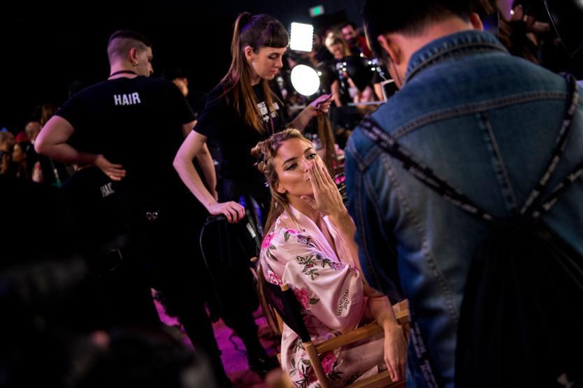 Victoria’s Secret Fashion Show defilesinde son hazırlıklar