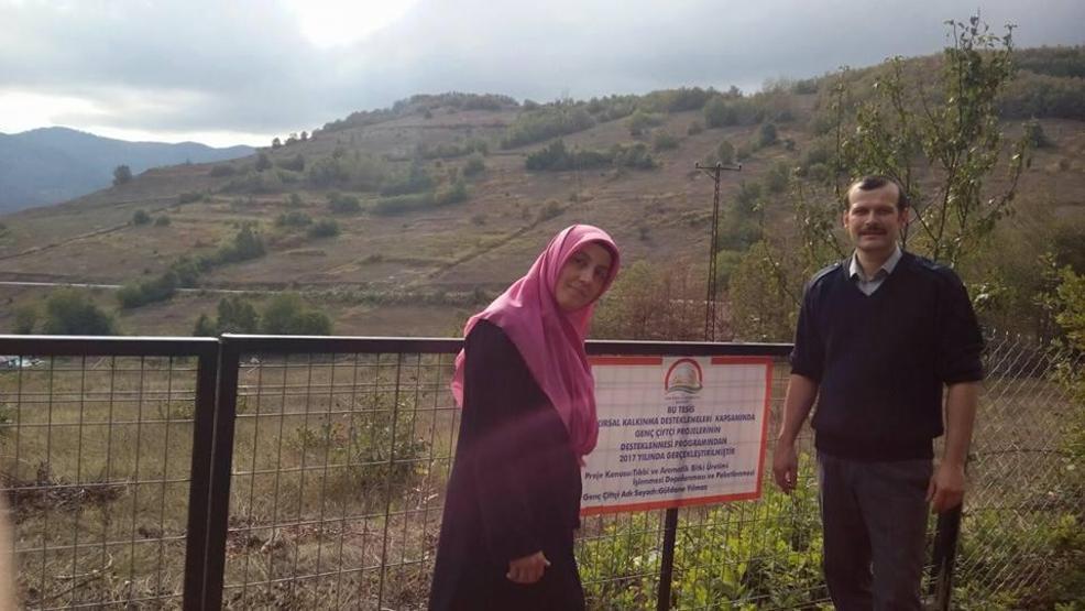 Kadın çiftçinin kuşburnu üretim projesine bakanlık hibesi