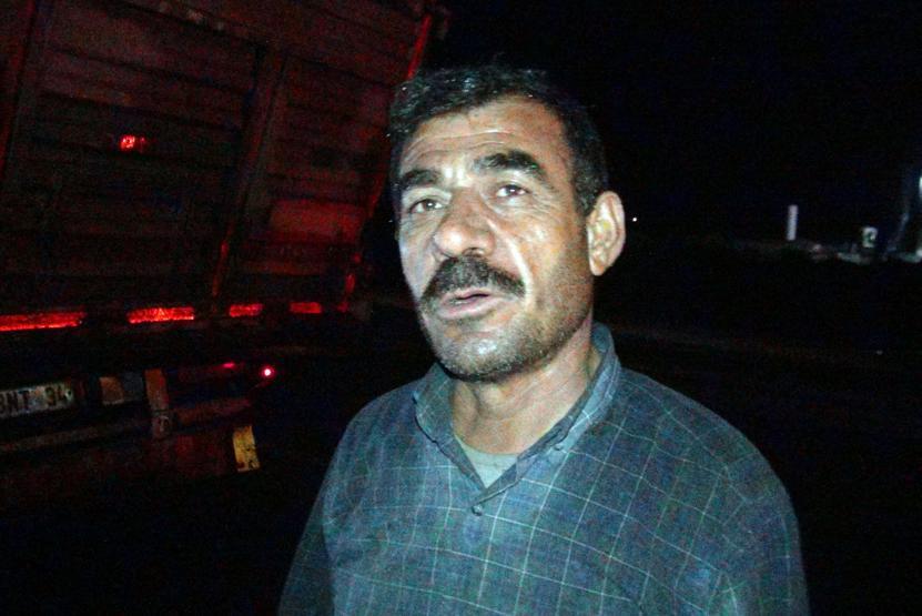 Açılan damper MOBESE direğini devirdi