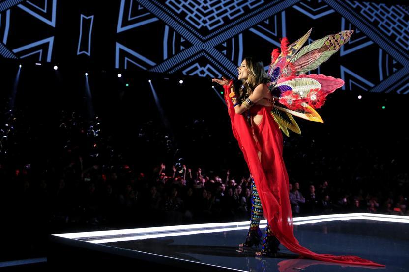 Çinde Victoria Secreta polis engeli
