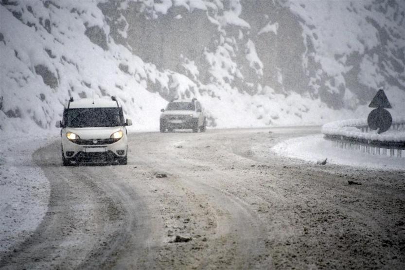 Zigana Dağı Geçidi’nde beyaz korku
