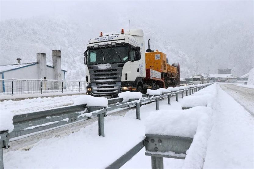 Zigana Dağı Geçidi’nde beyaz korku