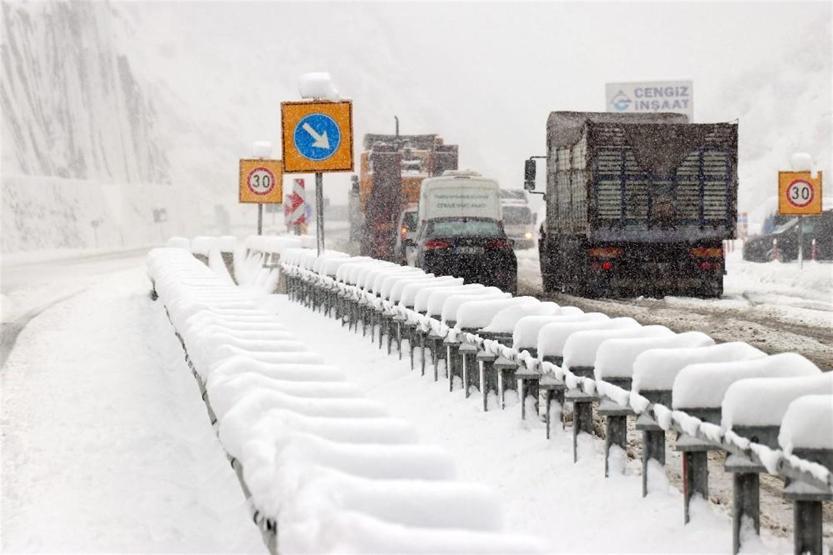 Zigana Dağı Geçidi’nde beyaz korku