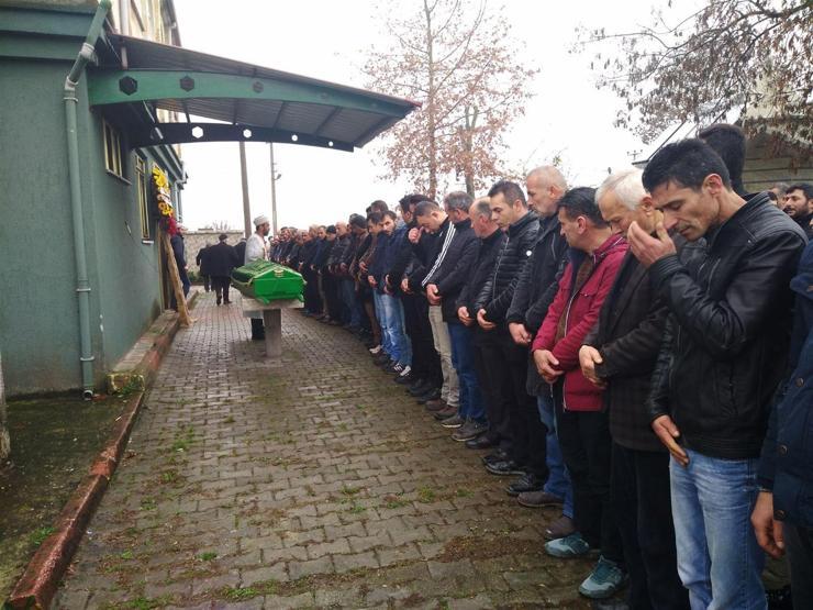 Annesinin boğarak öldürdüğü 10 yaşındaki Necmi Talha toprağa verildi