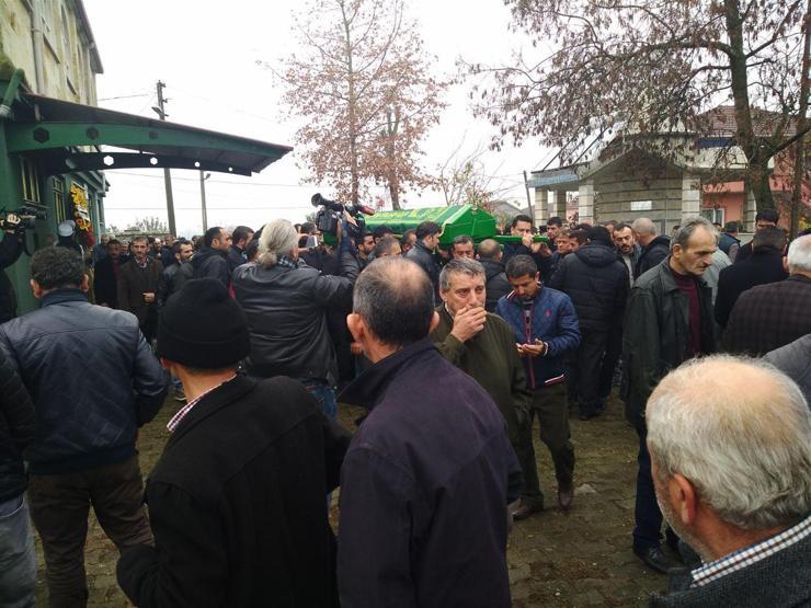 Annesinin boğarak öldürdüğü 10 yaşındaki Necmi Talha toprağa verildi