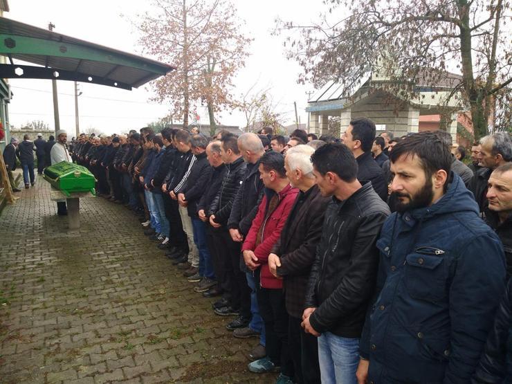 Annesinin boğarak öldürdüğü 10 yaşındaki Necmi Talha toprağa verildi