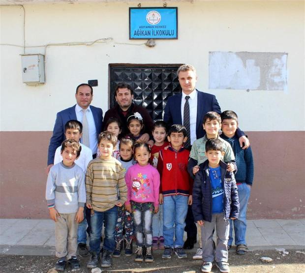 Bu okula ayakkabı ile girmek yasak