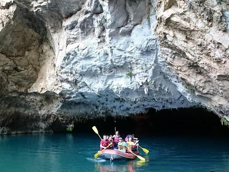 Dünyanın üçüncü büyük yeraltı gölü: Altınbeşik Mağarası