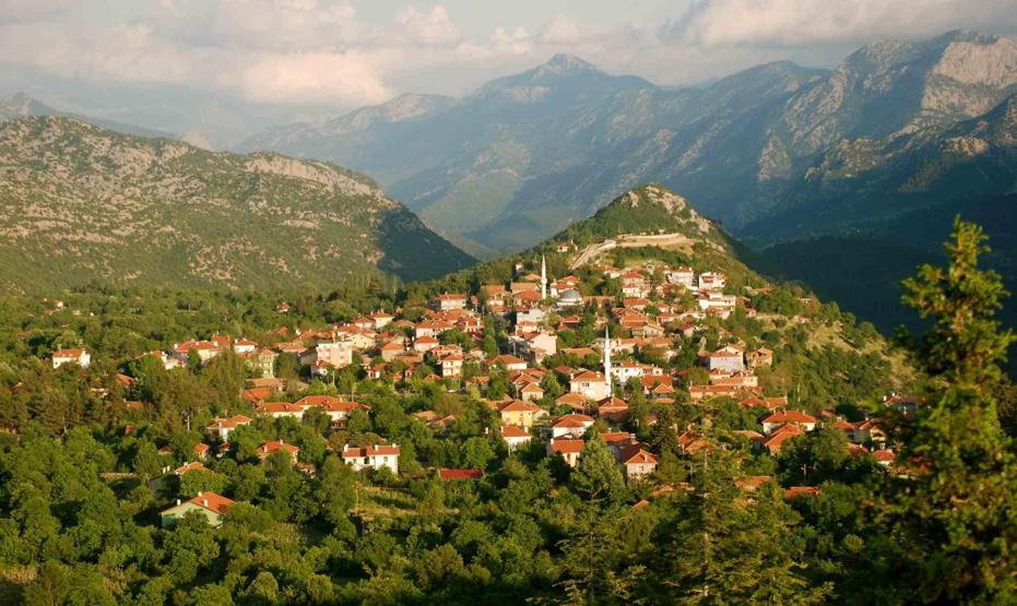Dünyanın üçüncü büyük yeraltı gölü: Altınbeşik Mağarası