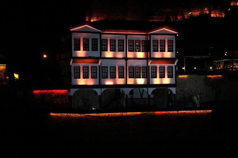 Amasya evleri de kadına şiddetin ‘turuncusuna’ büründü