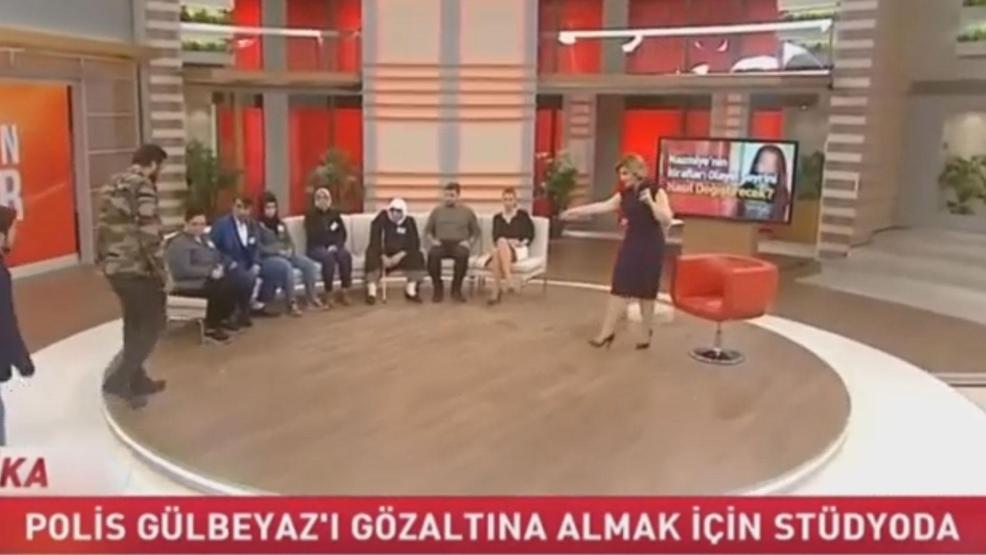 Polis canlı yayını basıp gözaltına aldı