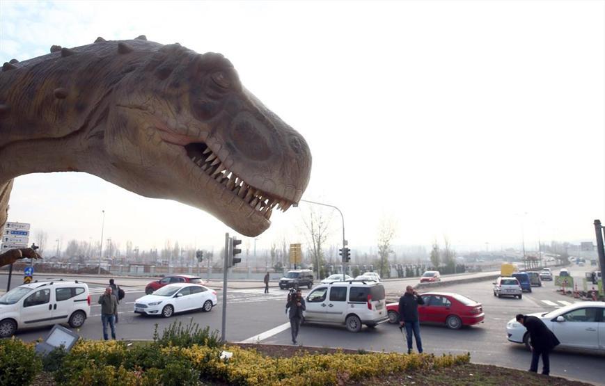 Melih Gökçekten dinozor açıklaması