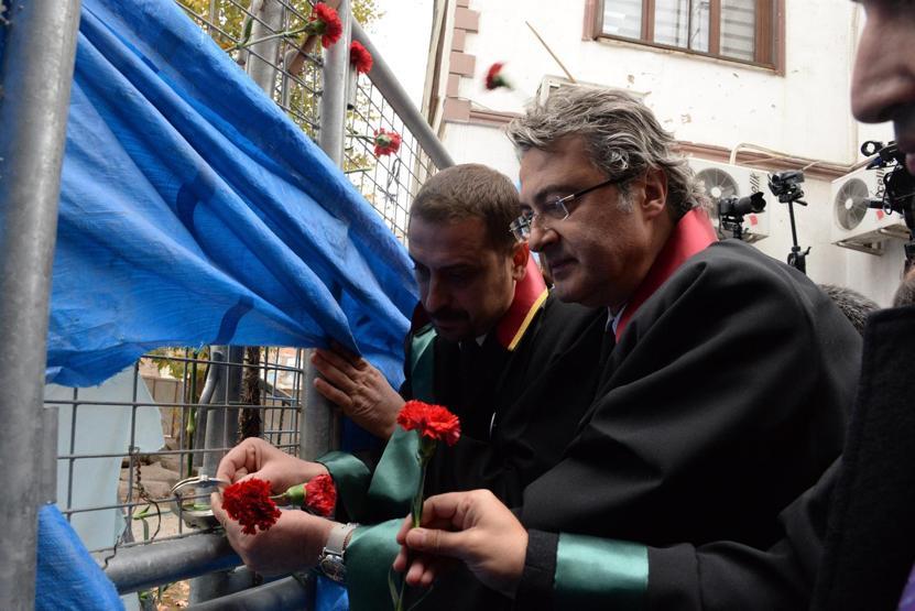 Tahir Elçi, ölümünün ikinci yılında vurulduğu yerde anıldı