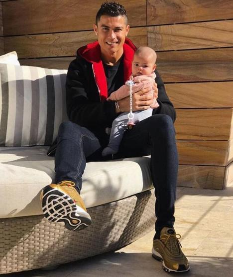 Ronaldo 5. kez baba oluyor