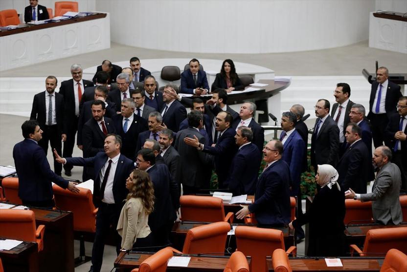 TBMMdeki YSK görüşmeleri sırasında sert tartışma