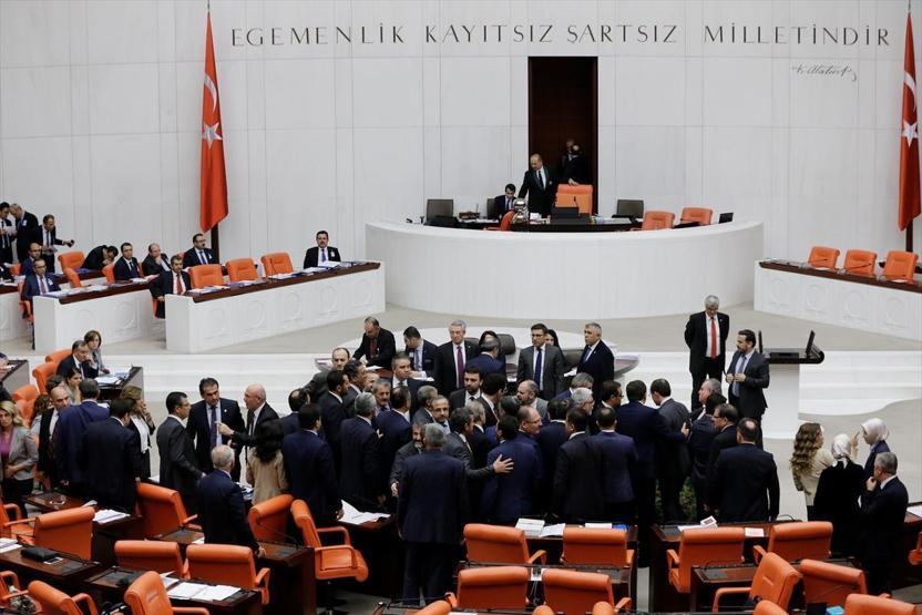 TBMMdeki YSK görüşmeleri sırasında sert tartışma