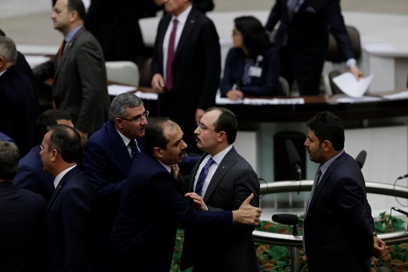 TBMMdeki YSK görüşmeleri sırasında sert tartışma