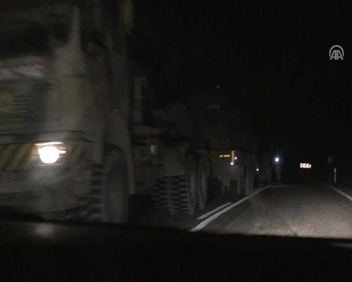 Suriye sınırına askeri sevkiyat: 6 obüs yüklü TIR ve zırhlı personel taşıyıcı takviyesi