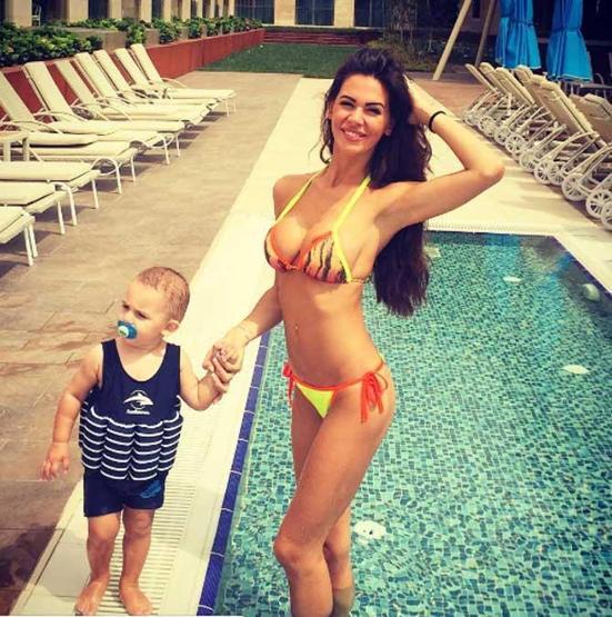 Dzemaili ve Erjona Sulejmani boşanıyor Sebebi Ronaldo...