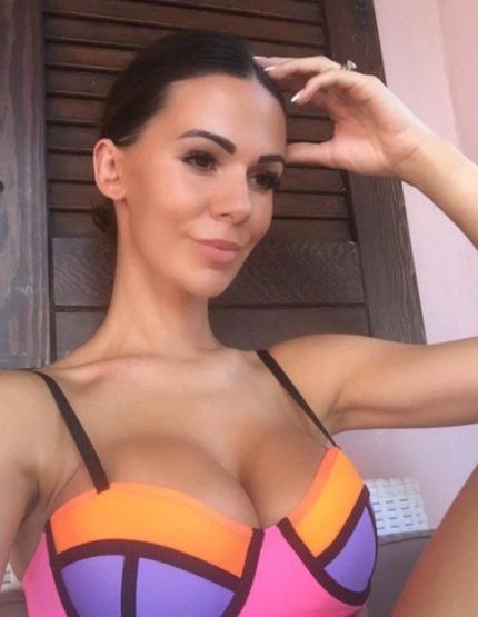 Dzemaili ve Erjona Sulejmani boşanıyor Sebebi Ronaldo...