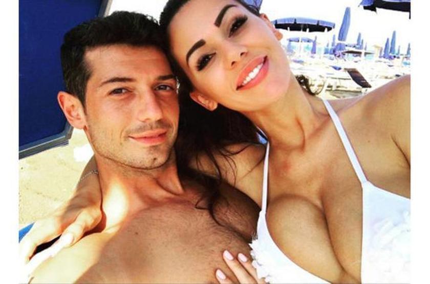 Dzemaili ve Erjona Sulejmani boşanıyor Sebebi Ronaldo...