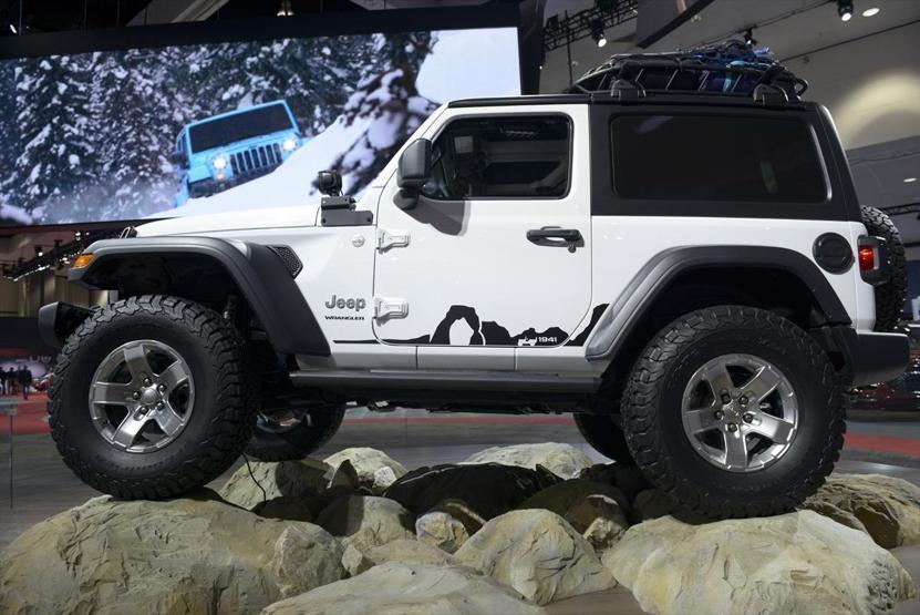 Los Angeles Otomobil Fuarı kapılarını açtı