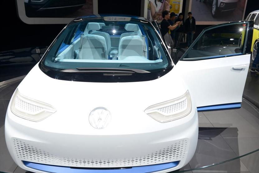 Los Angeles Otomobil Fuarı kapılarını açtı
