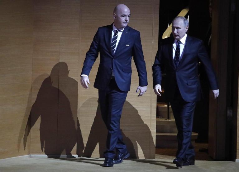 Putin kendi kalesine gol attı