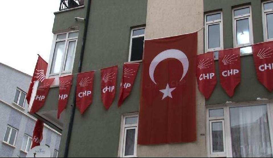 CHPnin kapısına bırakılan tehdit notuna tepki