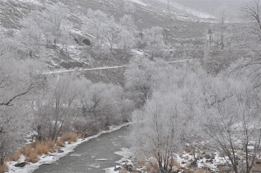 Kars’ta kırağı, sis etkili oluyor