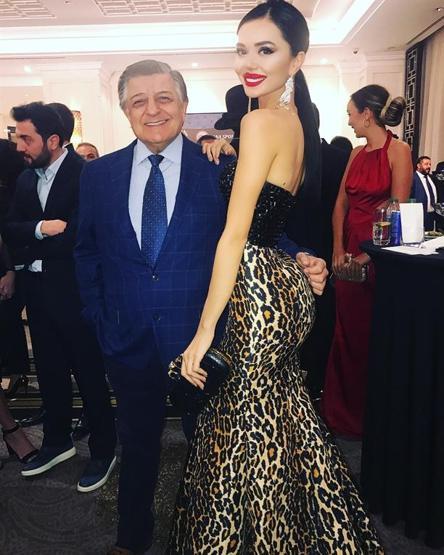 Yılmaz Vural ve Cansu Taşkın sosyal medyayı salladı