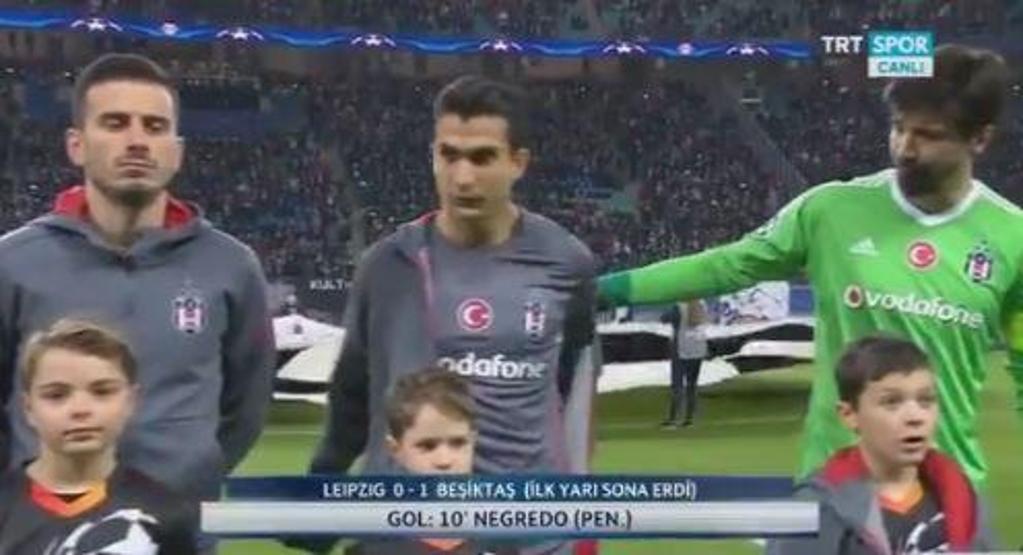 UEFA Tolga Zengine kalp gönderdi... Leipzig-Beşiktaş maçında gözden kaçan detay...
