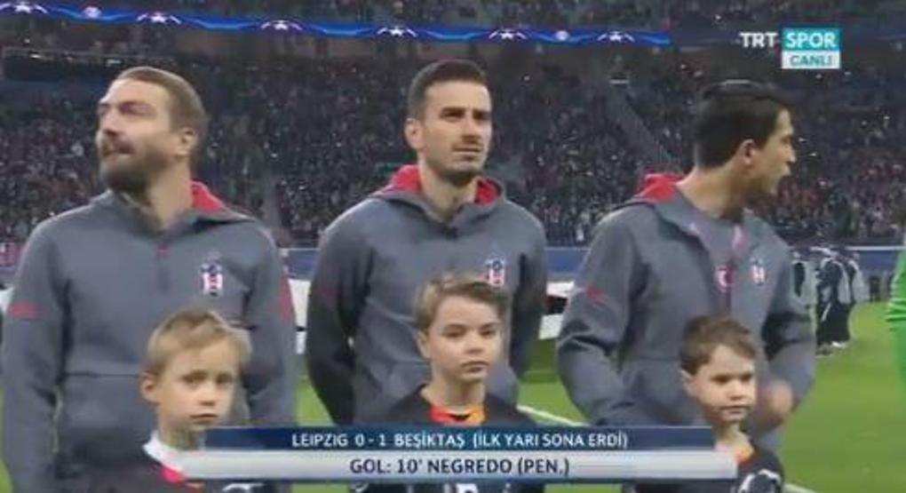 UEFA Tolga Zengine kalp gönderdi... Leipzig-Beşiktaş maçında gözden kaçan detay...