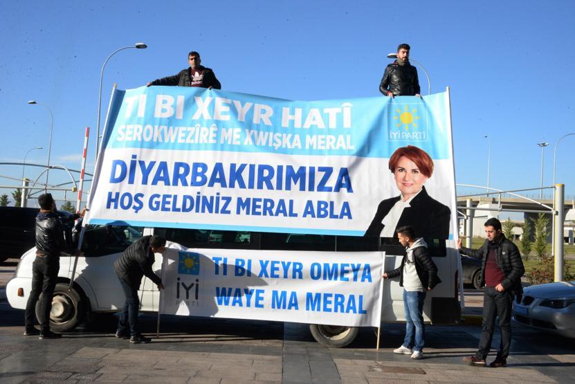 Meral Akşenere Diyarbakırda 3 dilli karşılama