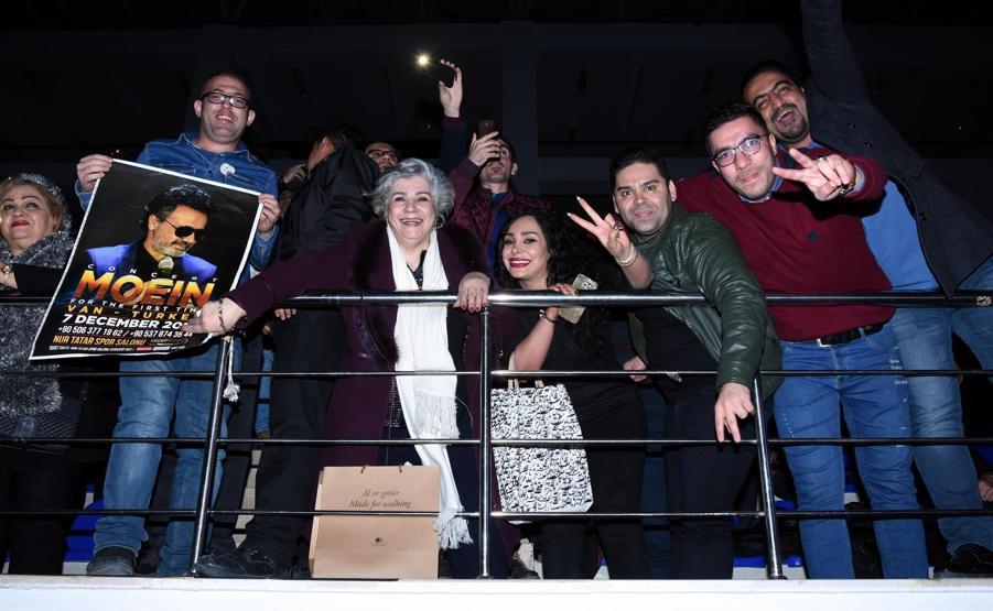 Vana akın ettiler
