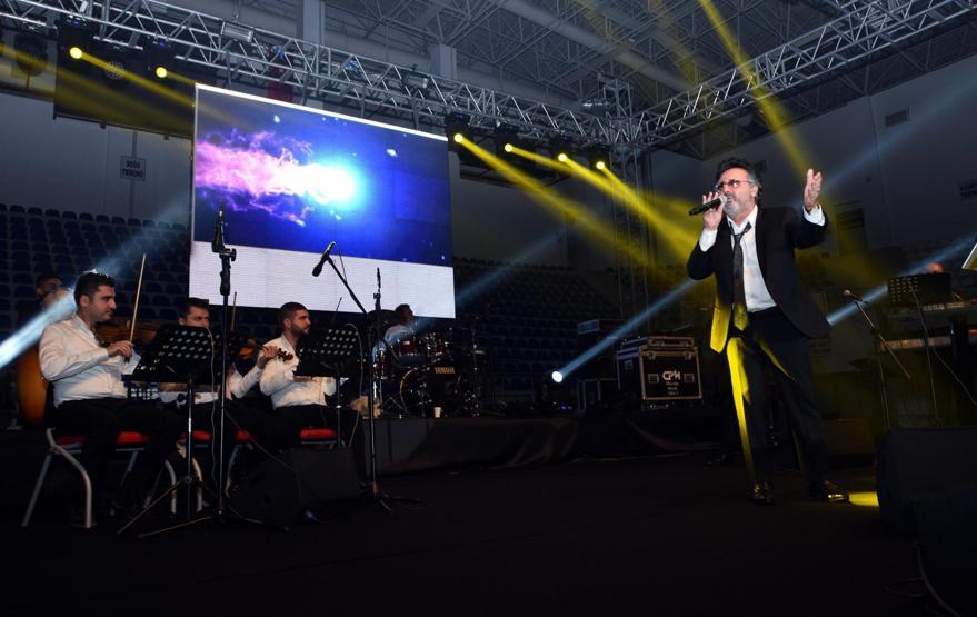 Vana akın ettiler
