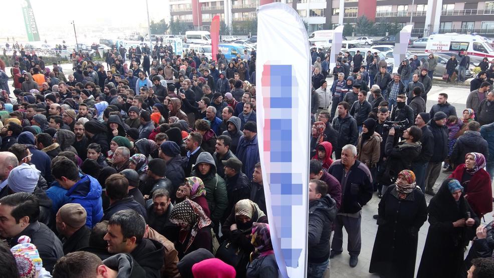 Konyada indirim izdihamı