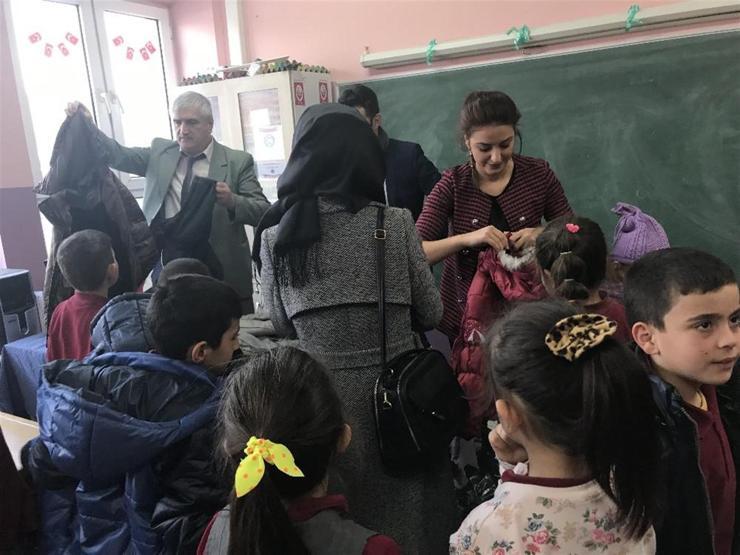 Kardeşim Üşümesin projesi için köy köy dolaşıyorlar