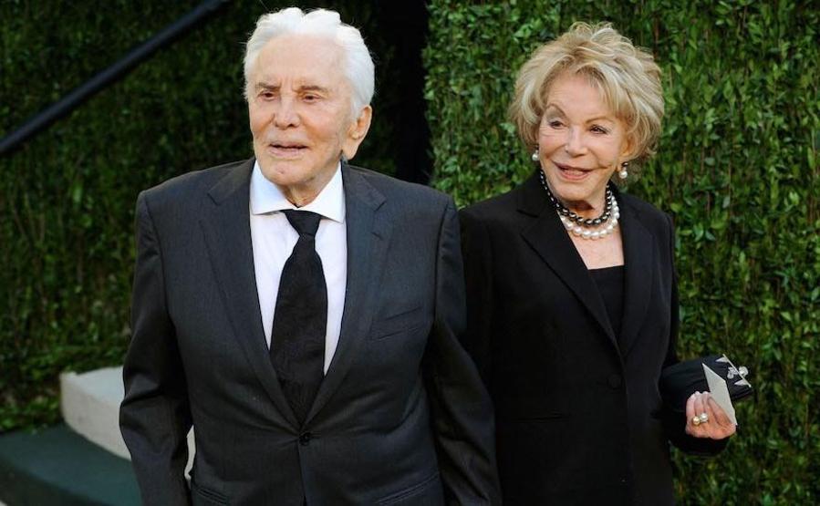 Efsane oyuncu Kirk Douglas 101 yaşına girdi