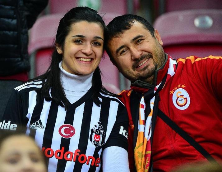 Galatasaray tribününde üzücü olay