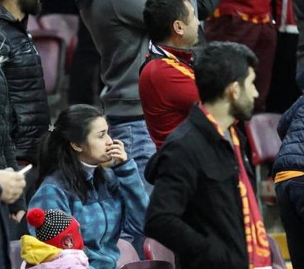 Galatasaray tribününde üzücü olay