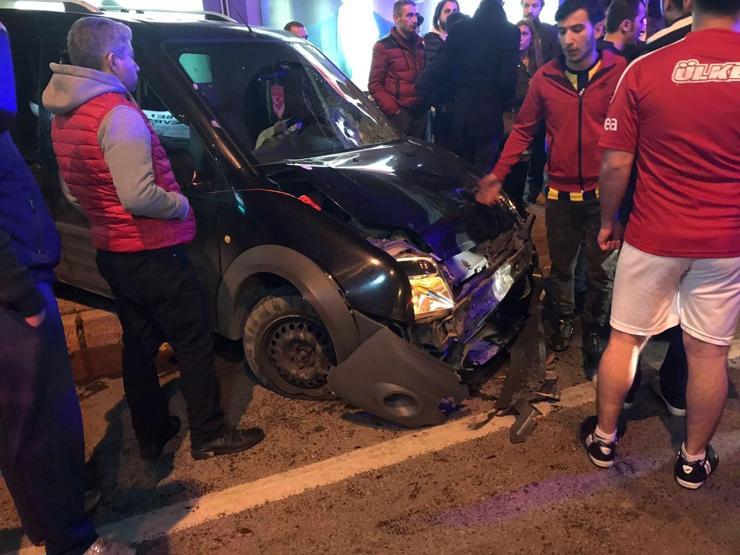 Bağdat Caddesinde kaza ucuz atlatıldı