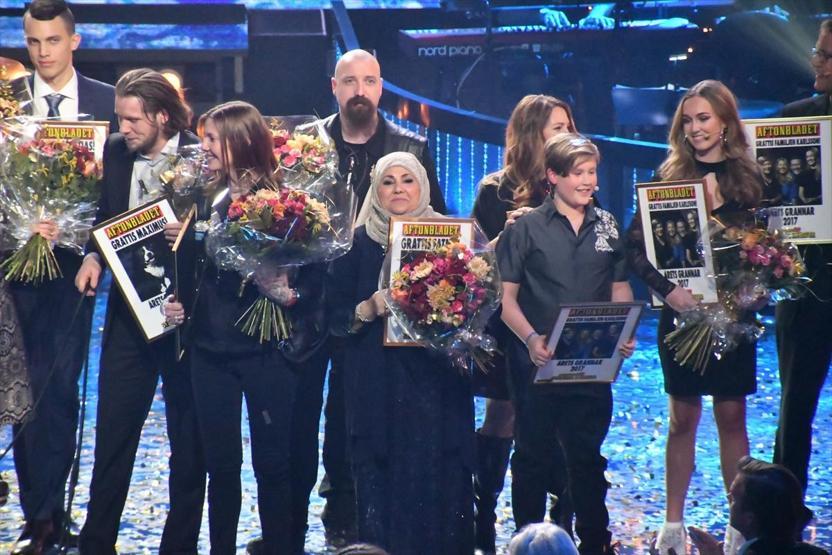 İsveçte Yılın Kahramanı 7 çocuk annesi Fatma İpek Alcı seçildi