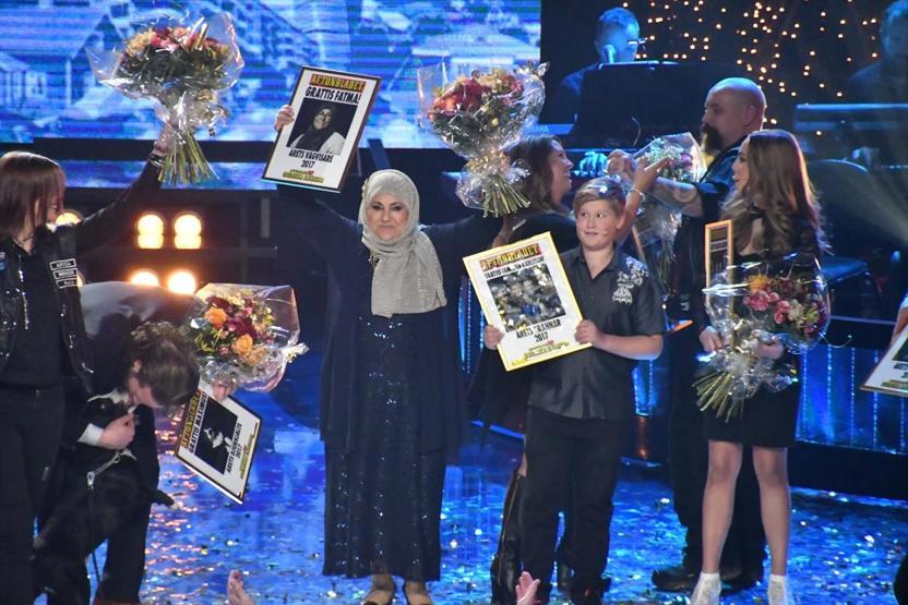 İsveçte Yılın Kahramanı 7 çocuk annesi Fatma İpek Alcı seçildi